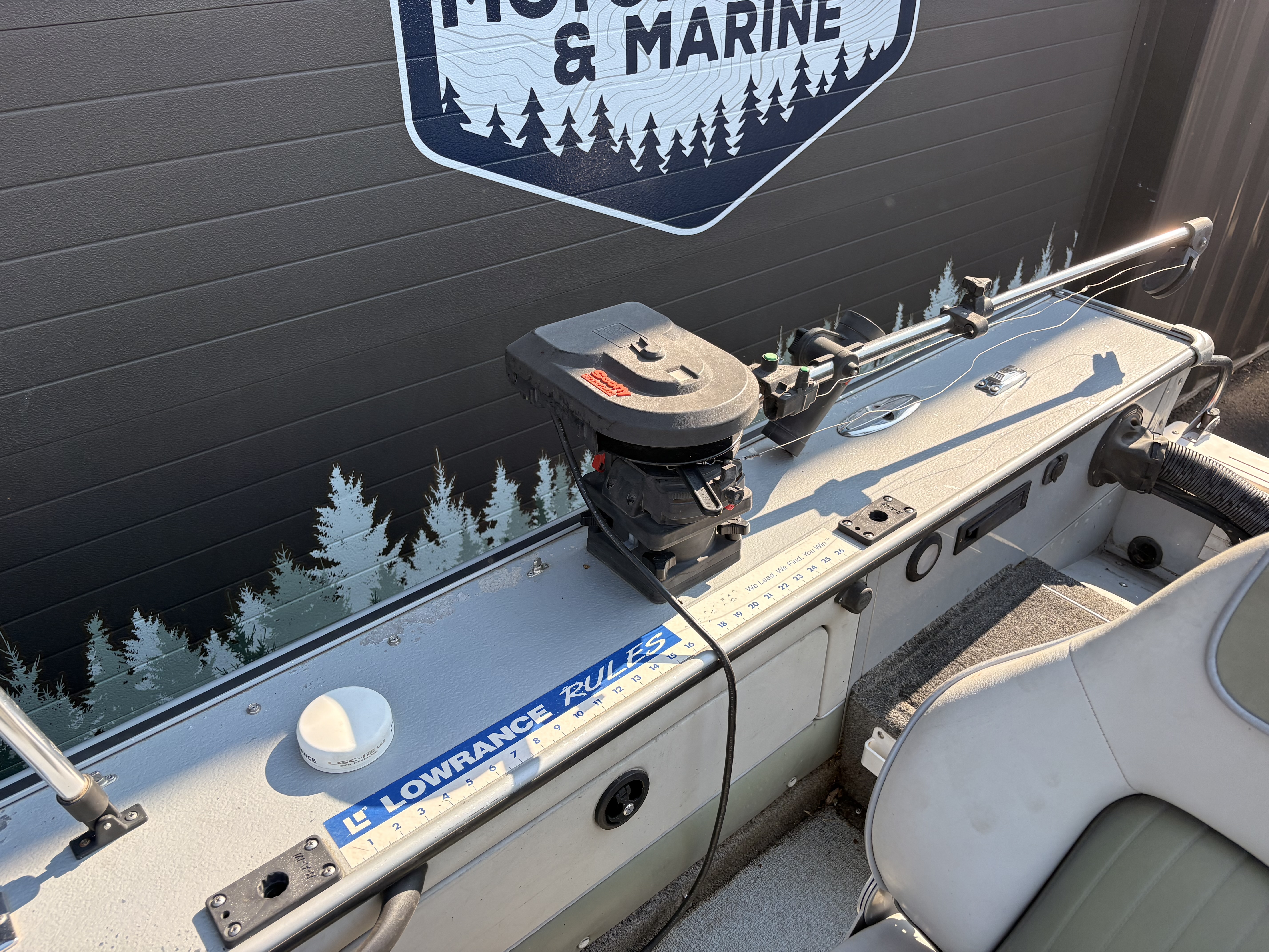 2003 LUND PRO V MAGNUM CONSIGNED