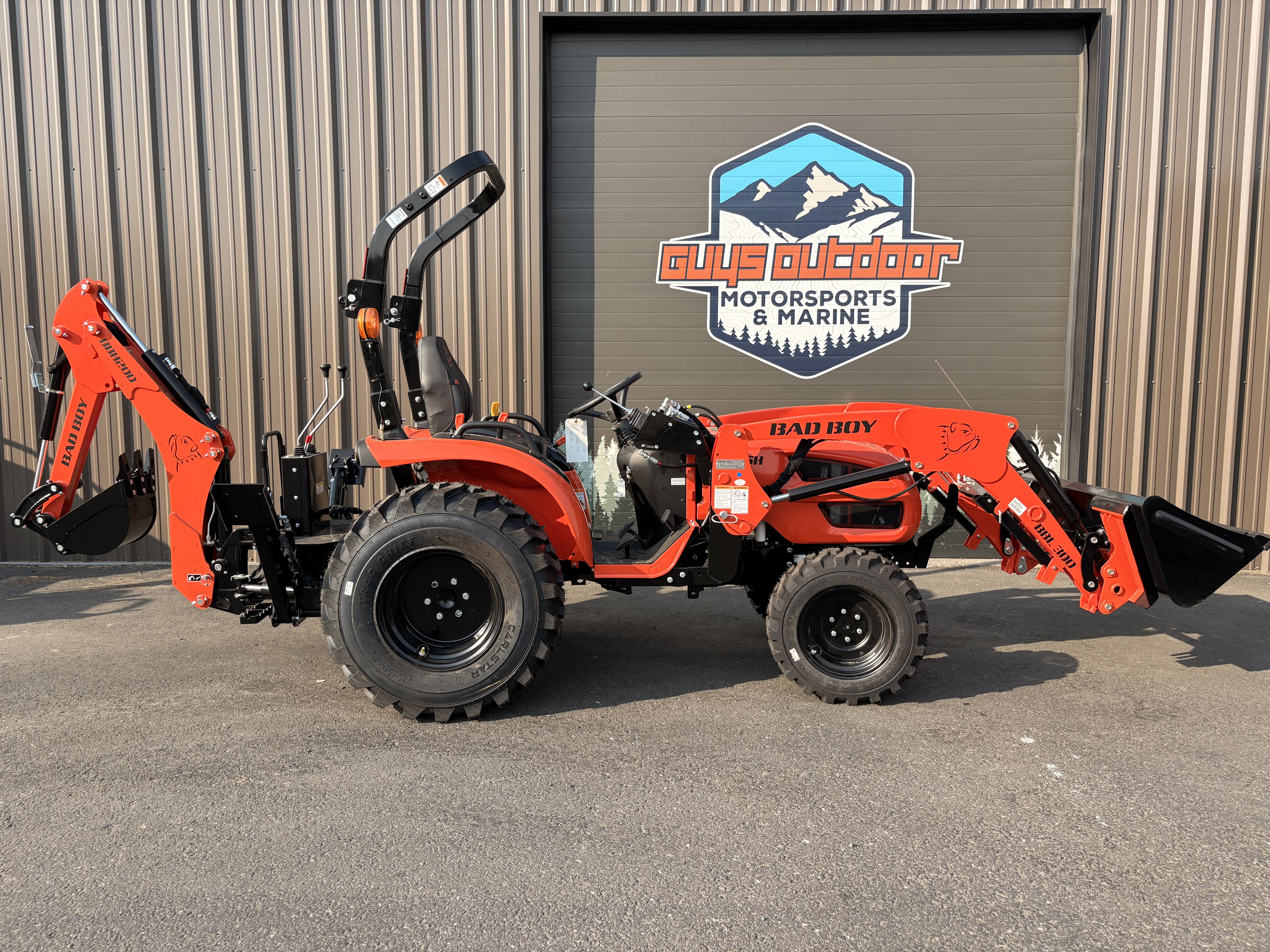 2026 BAD BOY 3026 w/ Loader & Backhoe Tractor
