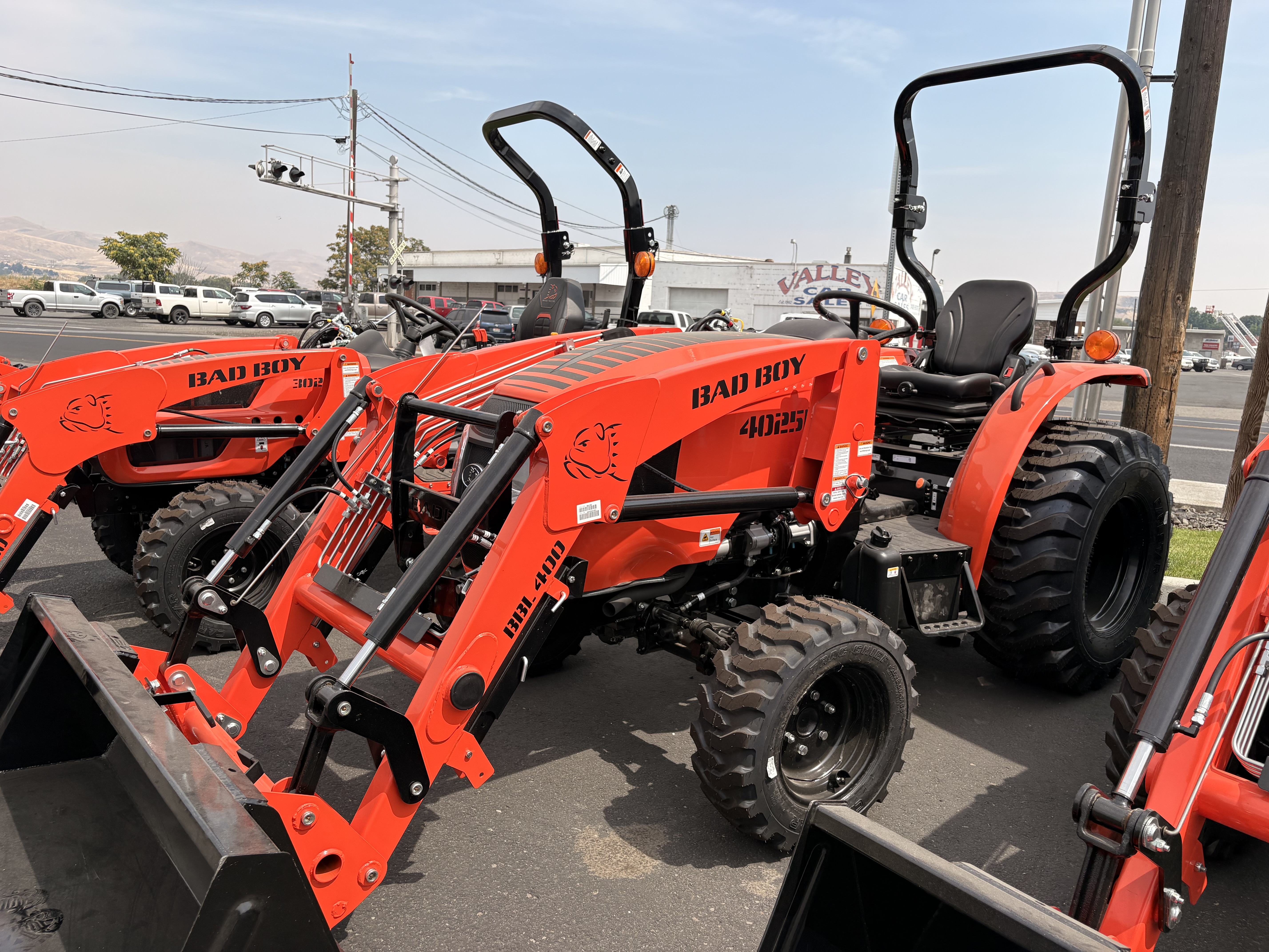2026 BAD BOY 4025HIL w/Loader Tractor