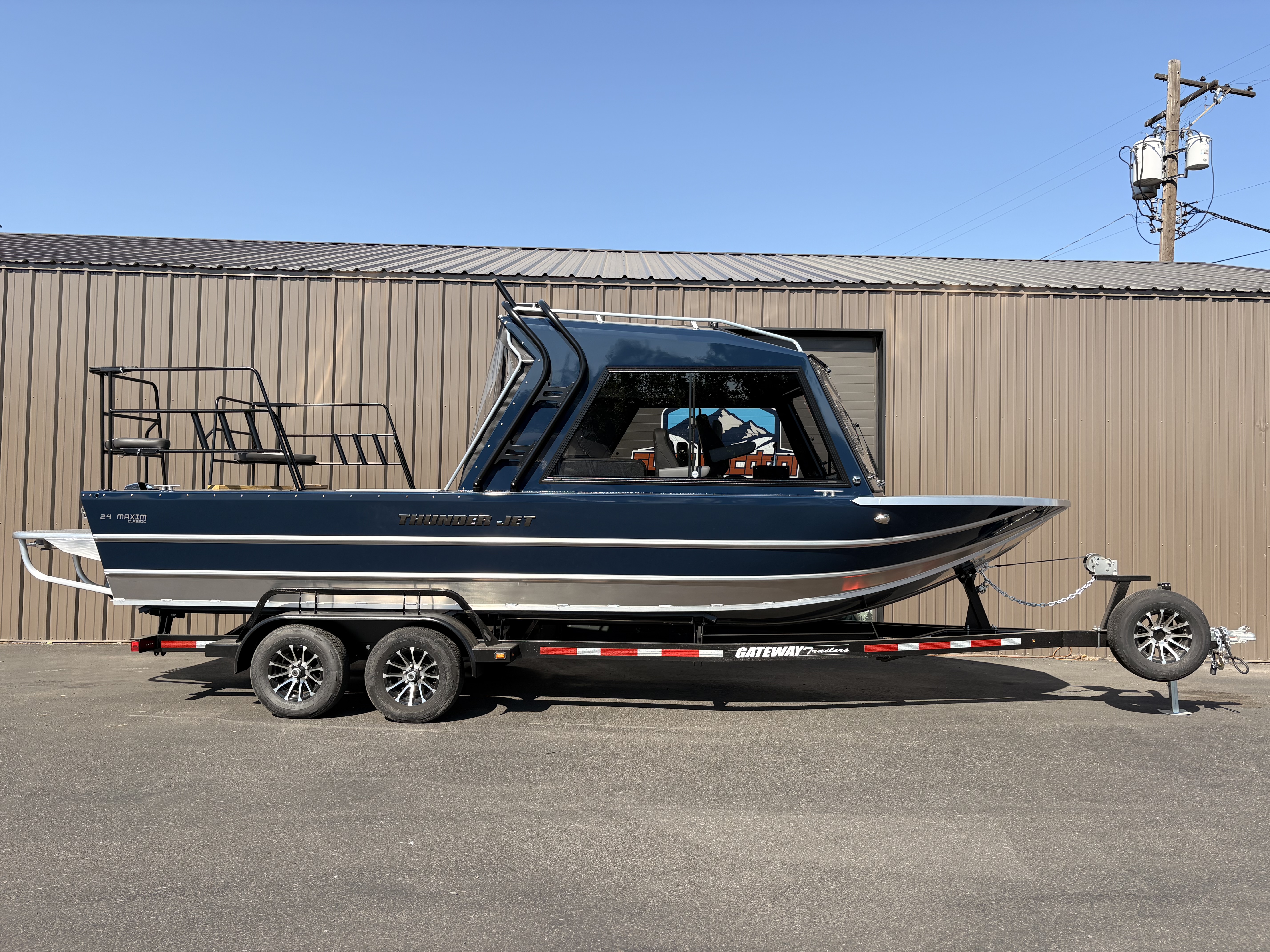 2026 THUNDERJET 24' Maxim Classic BOAT