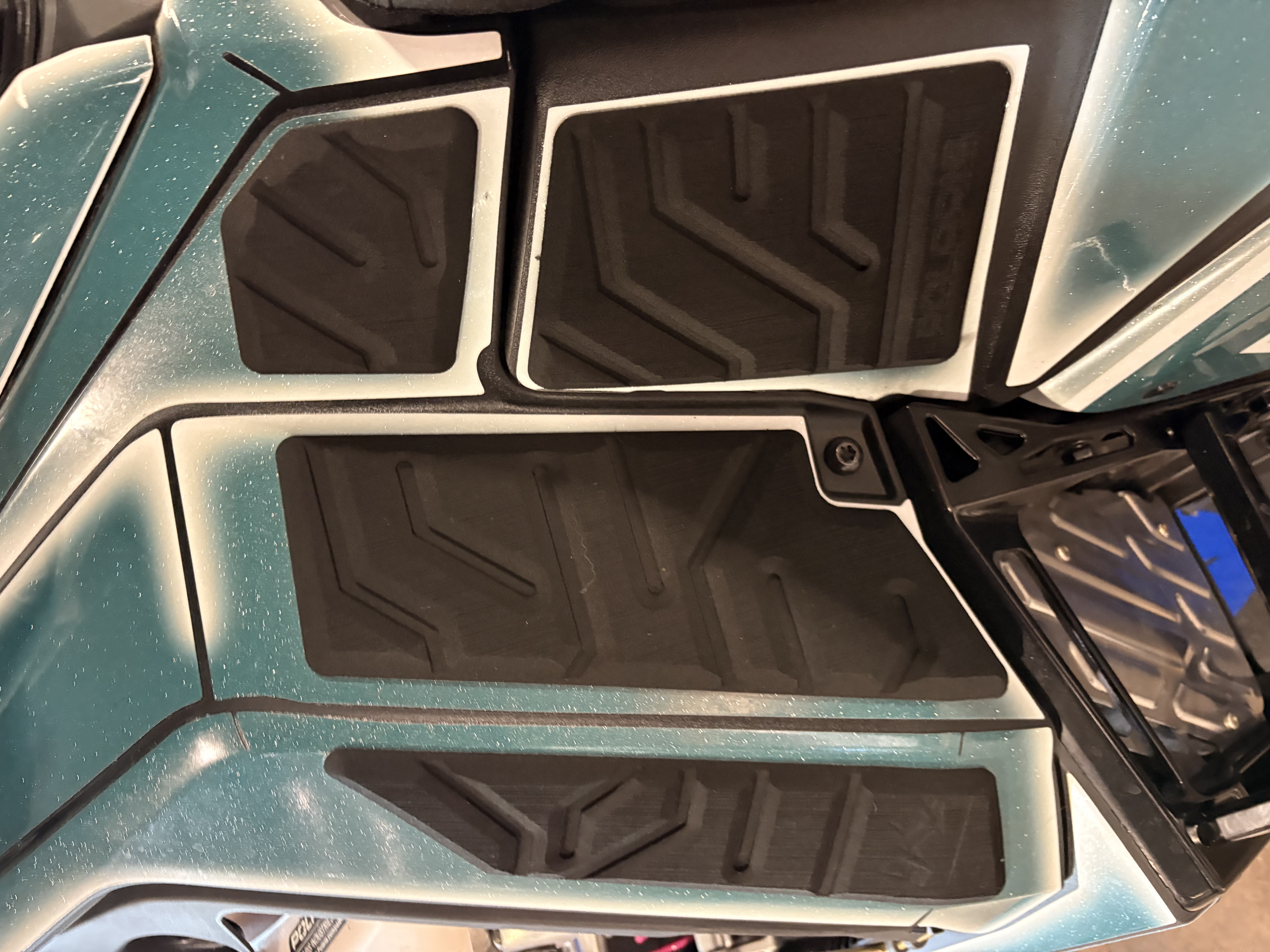 2026 POLARIS BOOST RMK KHAOS 165 SNOWMOBILE