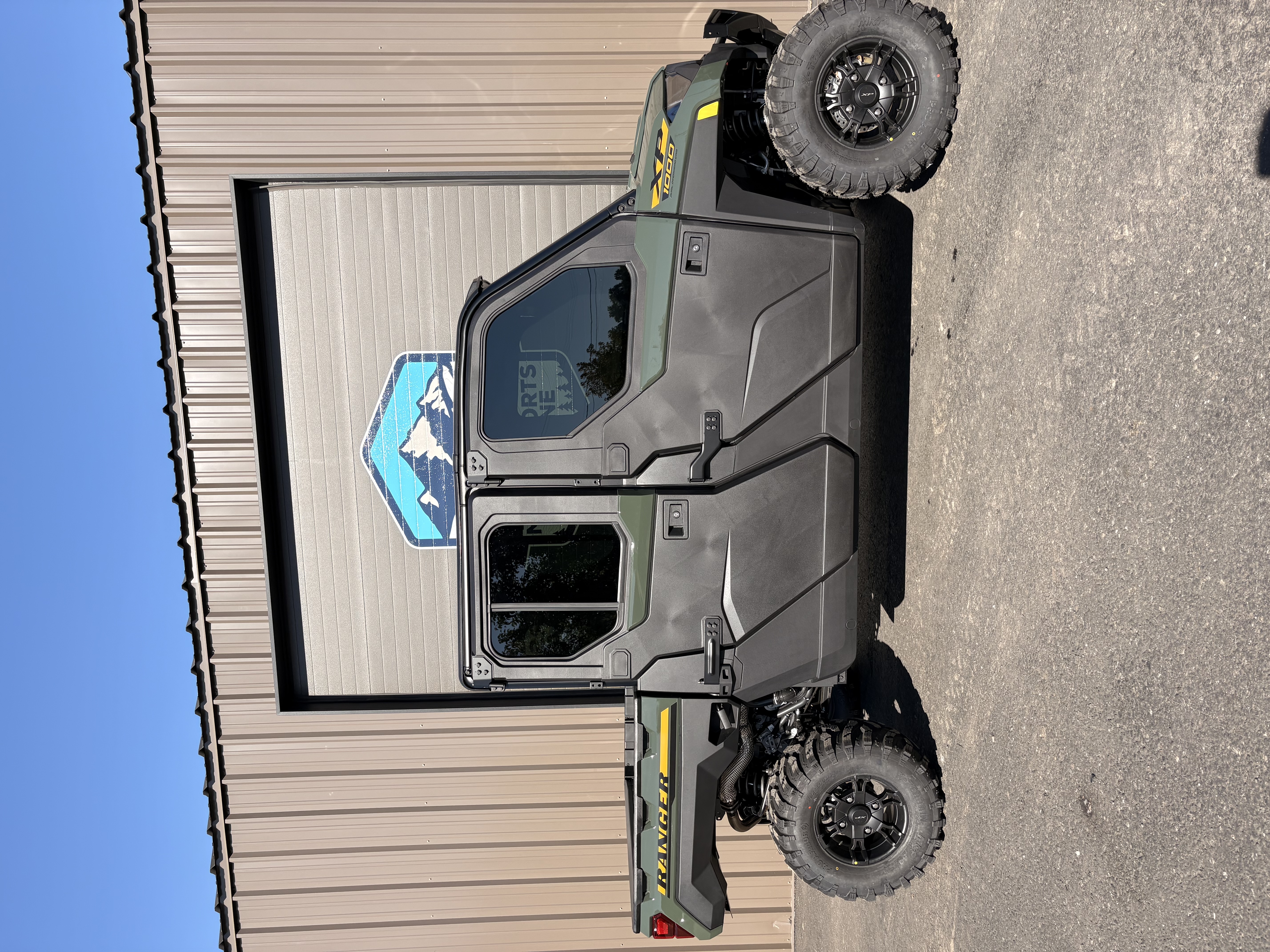 2027 Polaris RANGER CREW XP 1000 NorthStar Ultimate Side x Side